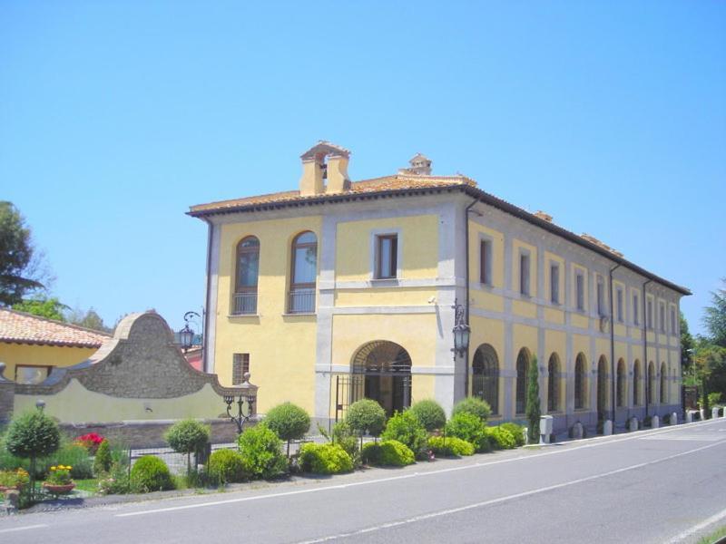 Hotel Relais Il Postiglione - Antica Posta Dei Chigi Campagnano Di Roma Exterior foto